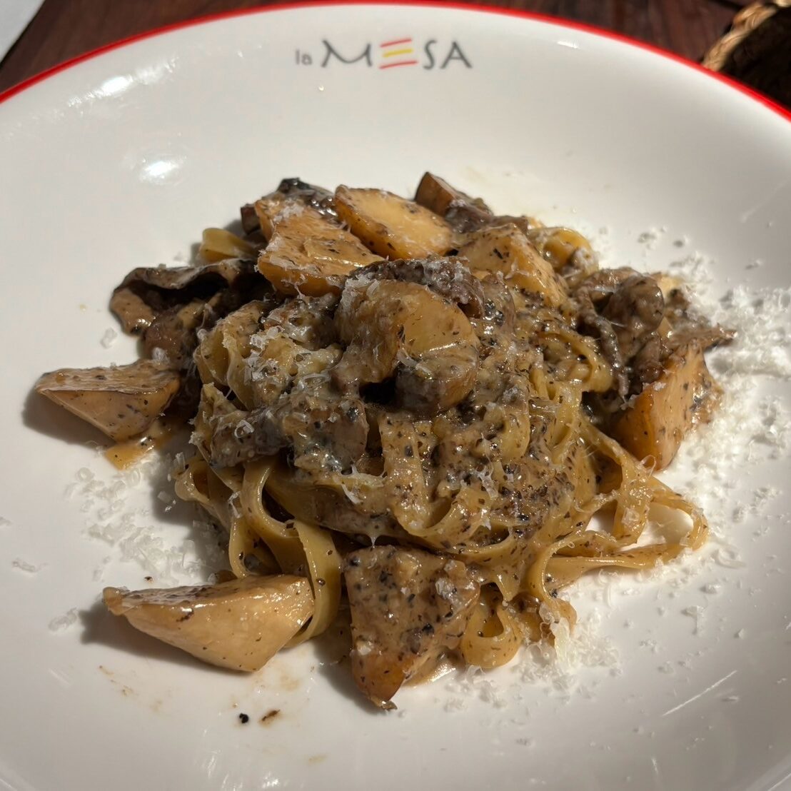 西班牙松露油牛肝蕈菇寬麵 Pappardelle with Truffle Oil and Mushroom